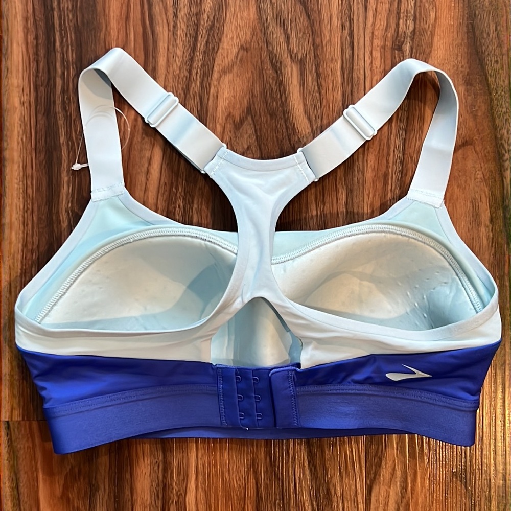NWOT Brooks Dare Racerback - Picture 8 of 15